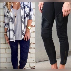 (NWT) New Mix:Debbie Collection |Black Stretch Skinny Pant |Pleated Motto Detail